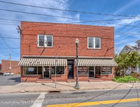 211 Main Street