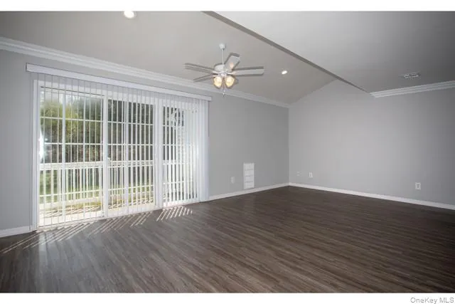 67 Overlook Drive #67 Farmingville, NY 11738