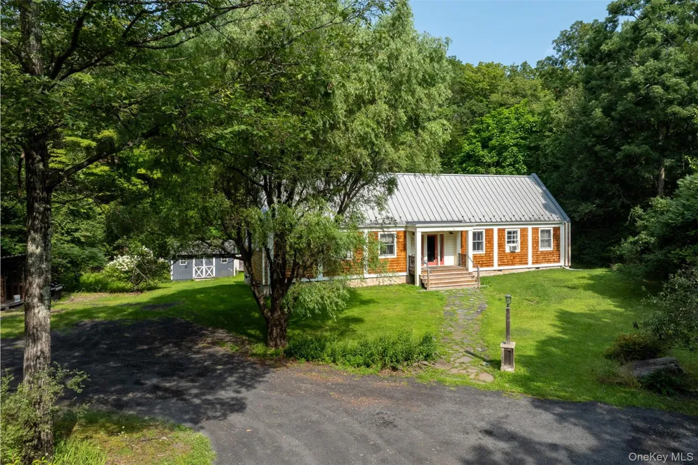 248 Stoll Road Saugerties, NY 12477