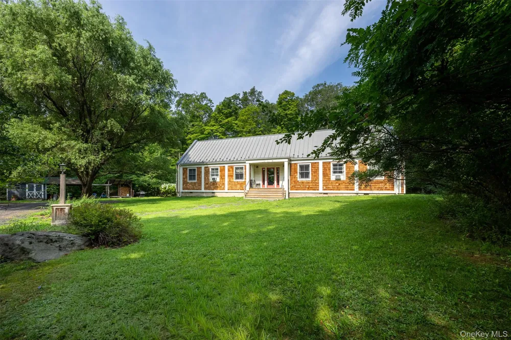 248 Stoll Road Saugerties, NY 12477