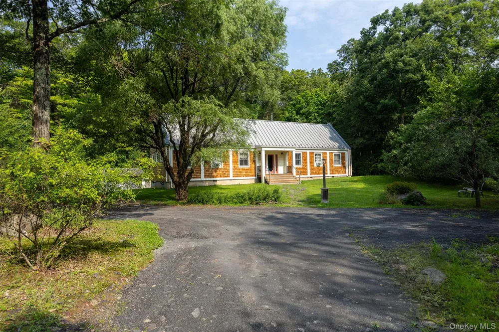 248 Stoll Road Saugerties, NY 12477