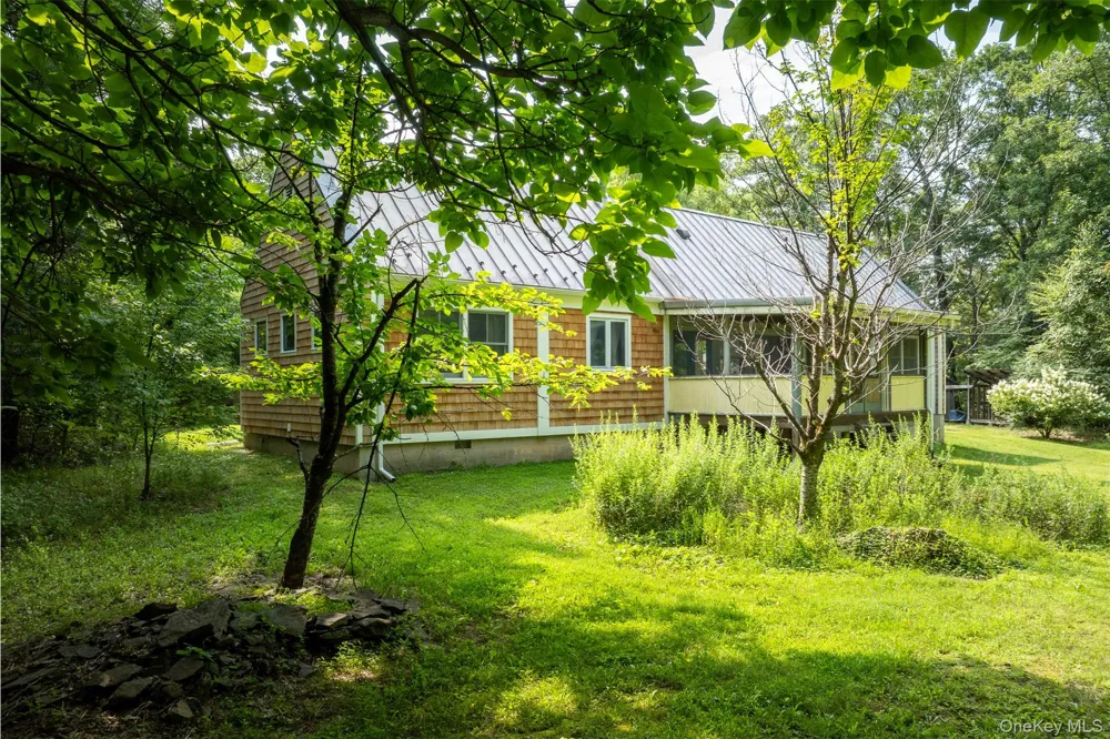 248 Stoll Road Saugerties, NY 12477
