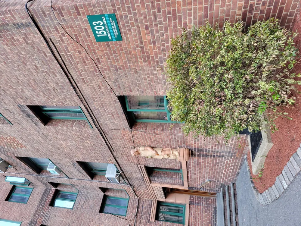 1503 Metropolitan Avenue #2F Bronx, NY 10462