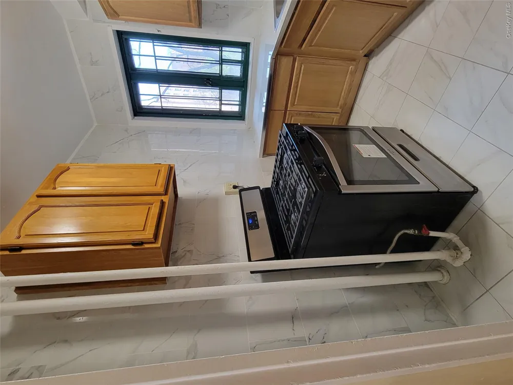 1503 Metropolitan Avenue #2F Bronx, NY 10462