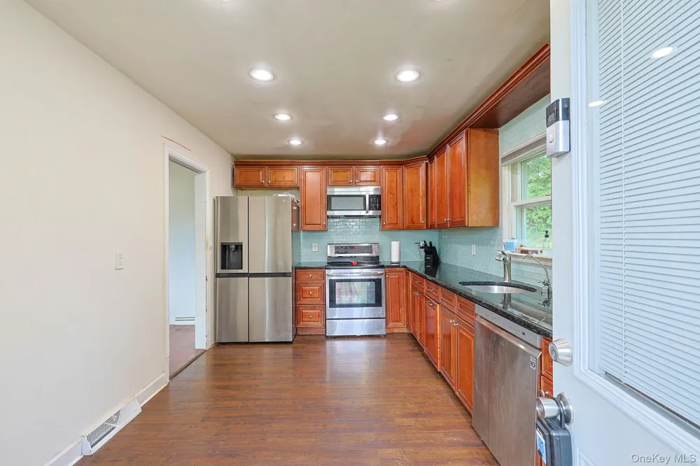16 Clove Road Salisbury Mills, NY 12577