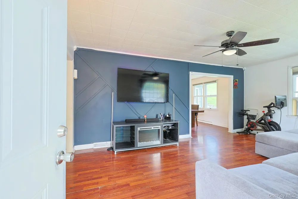 16 Clove Road Salisbury Mills, NY 12577