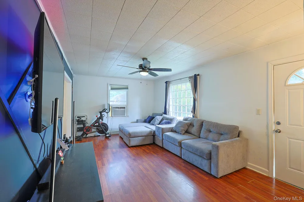 16 Clove Road Salisbury Mills, NY 12577