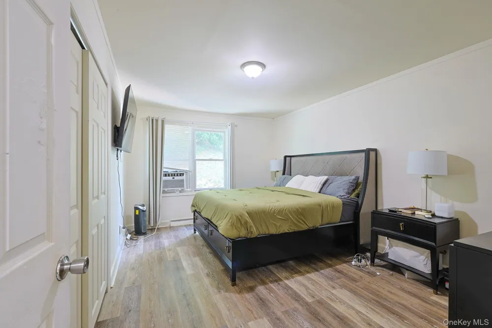 16 Clove Road Salisbury Mills, NY 12577
