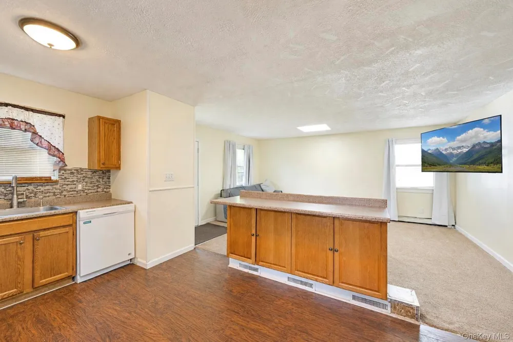 166 Auborn Avenue Shirley, NY 11967