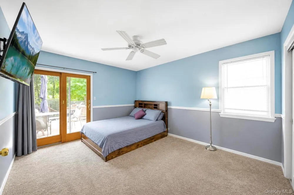 166 Auborn Avenue Shirley, NY 11967