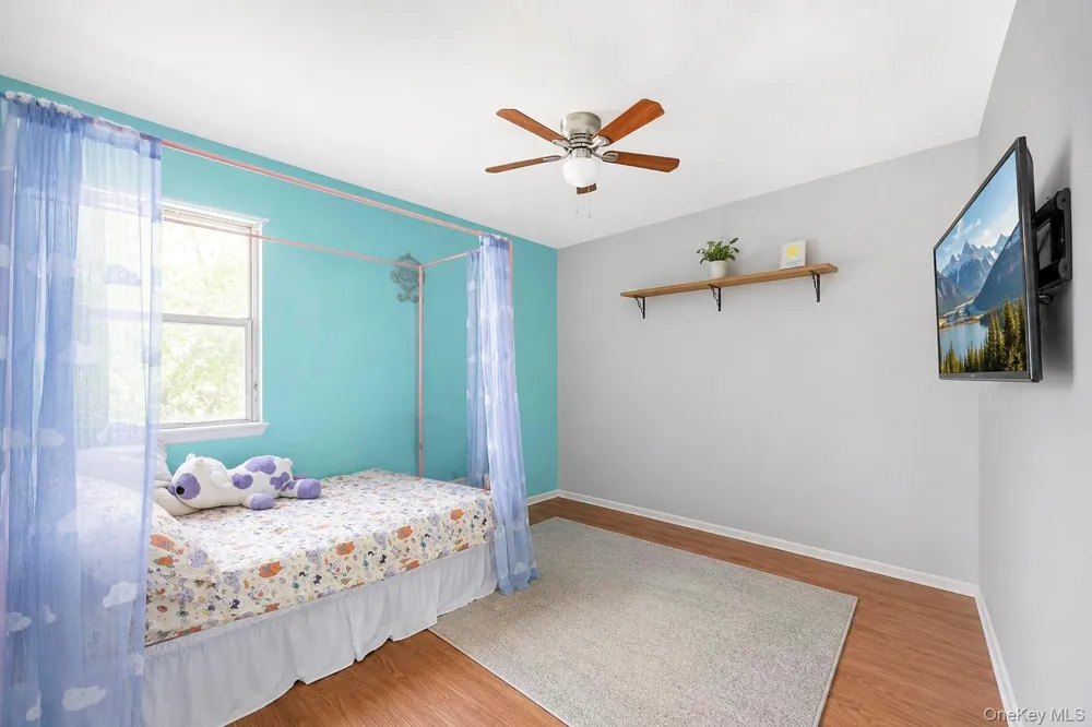 166 Auborn Avenue Shirley, NY 11967