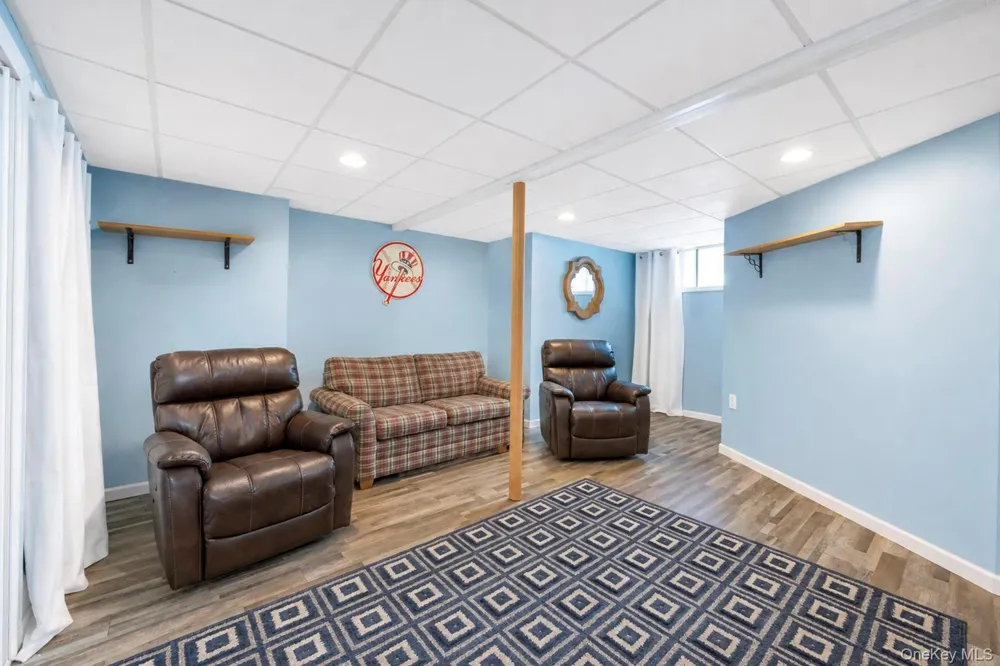 166 Auborn Avenue Shirley, NY 11967