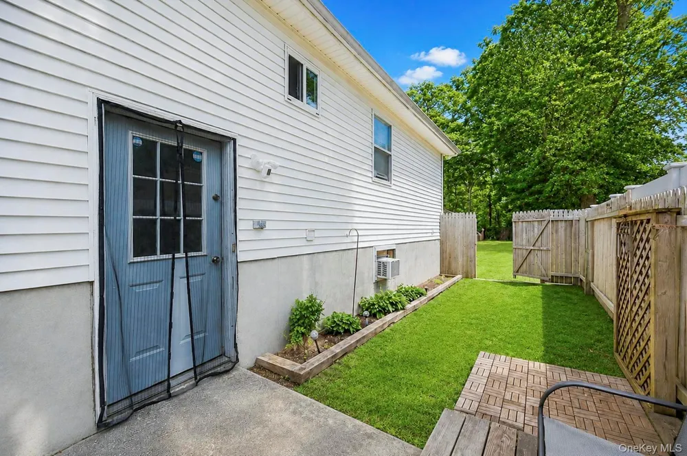 166 Auborn Avenue Shirley, NY 11967