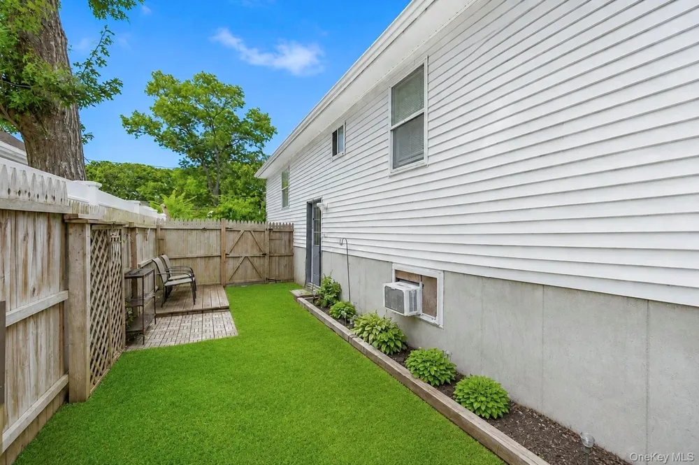 166 Auborn Avenue Shirley, NY 11967