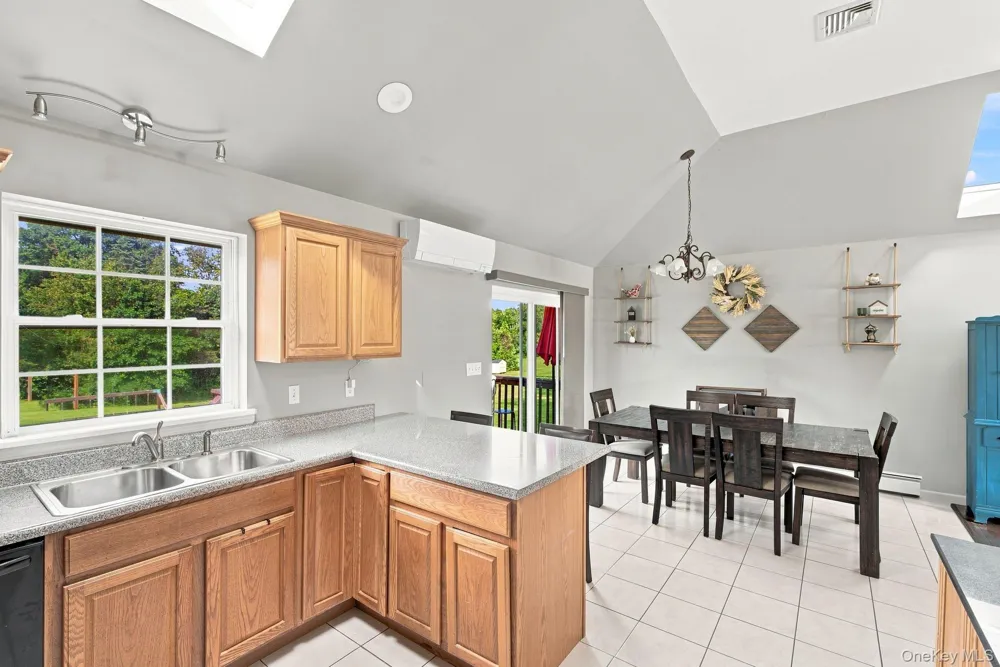 16 Rosio Lane Modena, NY 12548