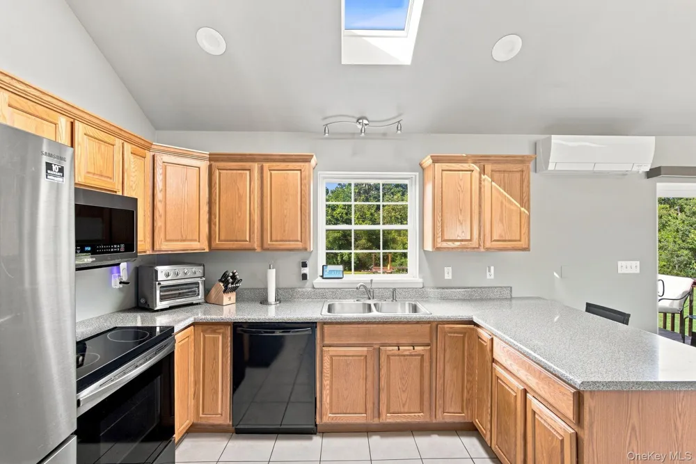 16 Rosio Lane Modena, NY 12548