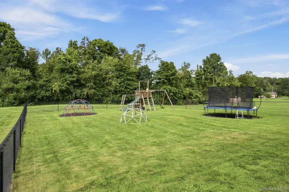 16 Rosio Lane Modena, NY 12548