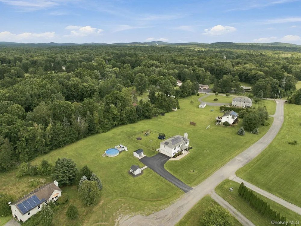 16 Rosio Lane Modena, NY 12548