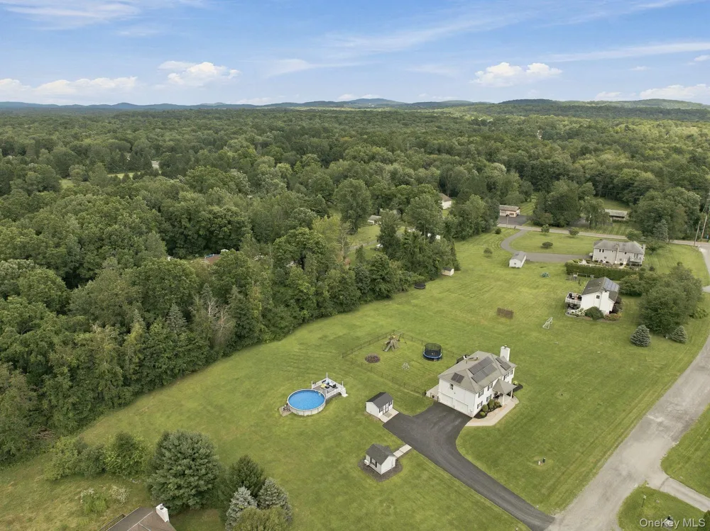 16 Rosio Lane Modena, NY 12548