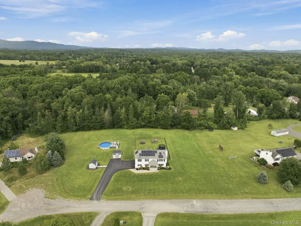 16 Rosio Lane Modena, NY 12548