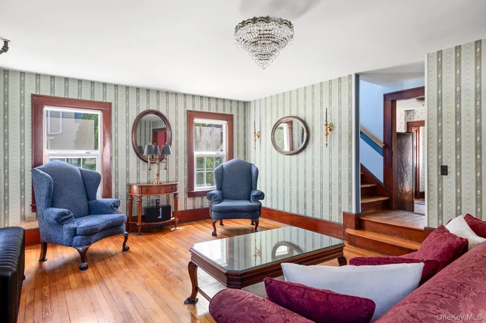 22 Ketewamoke Avenue Babylon, NY 11702