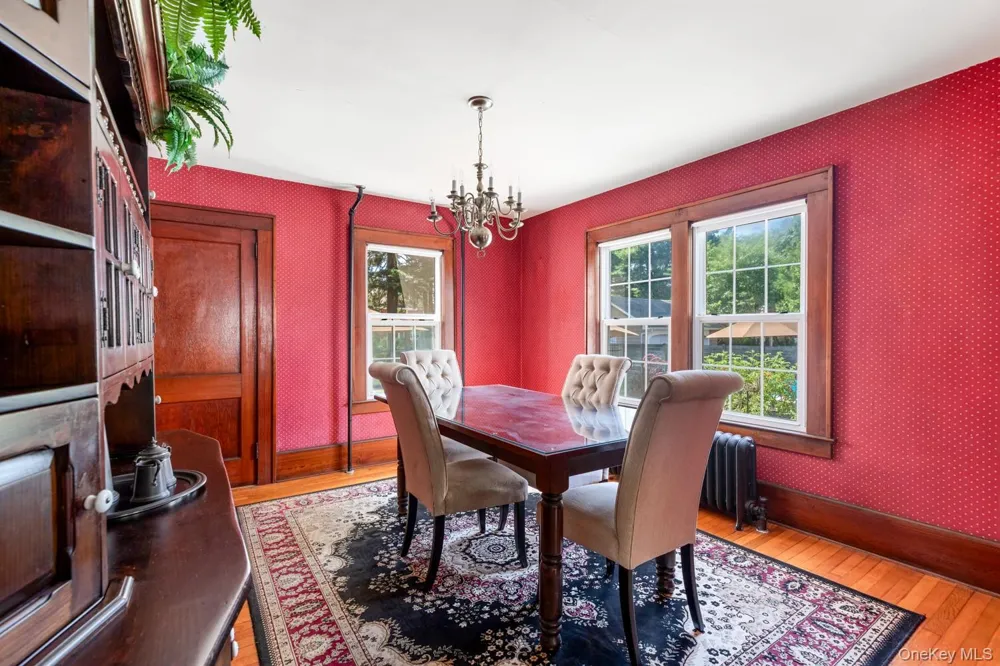 22 Ketewamoke Avenue Babylon, NY 11702