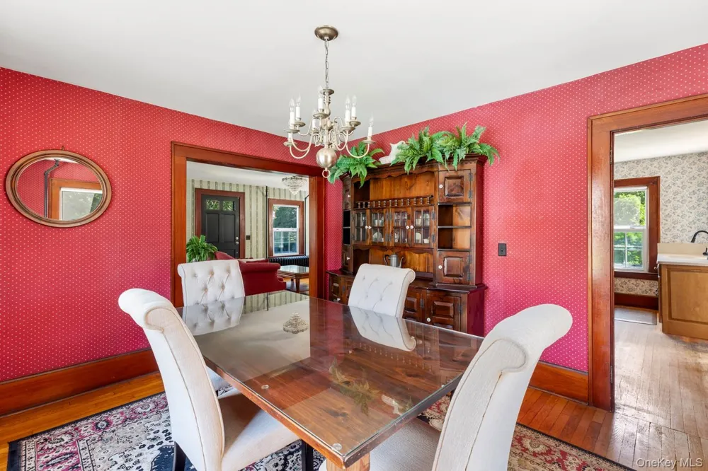 22 Ketewamoke Avenue Babylon, NY 11702