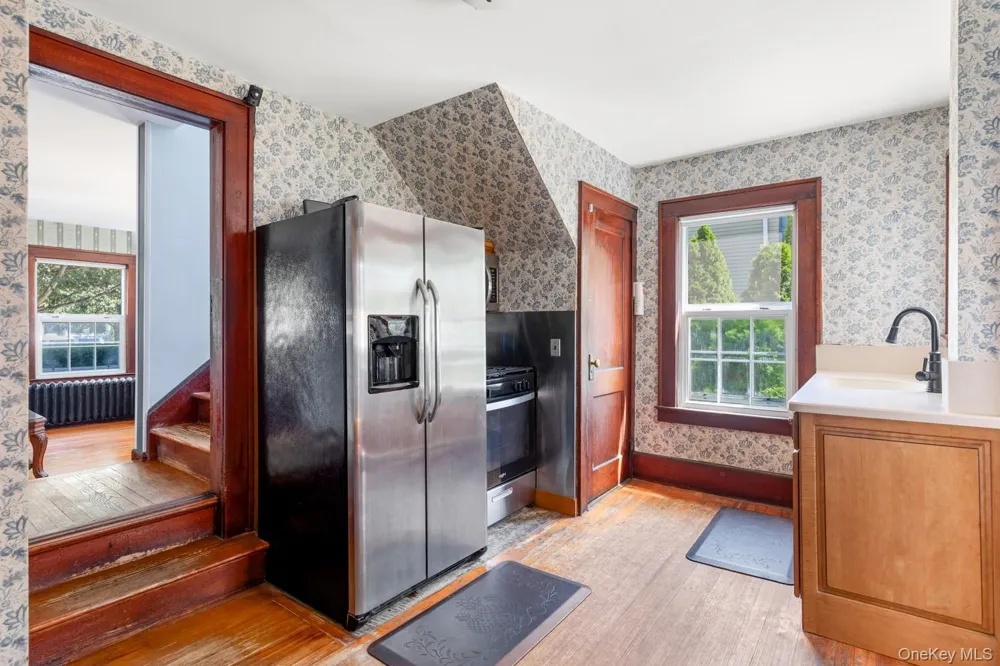 22 Ketewamoke Avenue Babylon, NY 11702