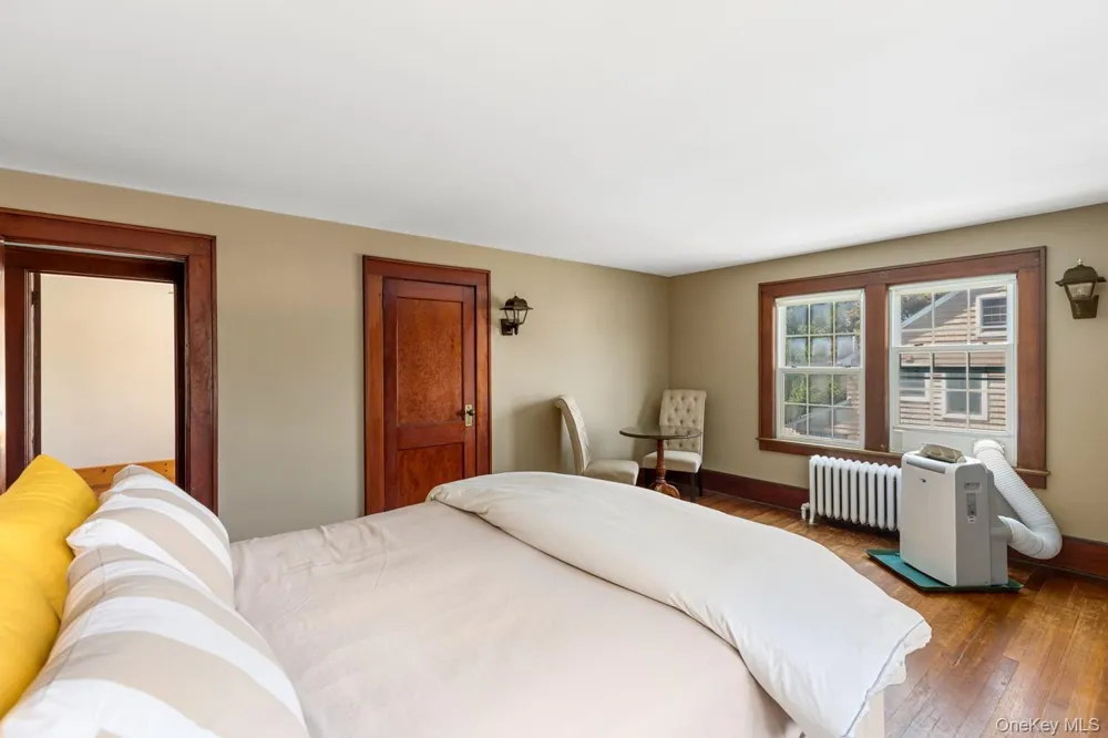22 Ketewamoke Avenue Babylon, NY 11702