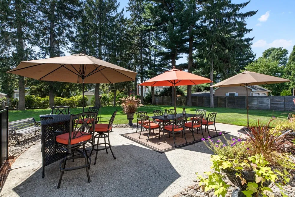 22 Ketewamoke Avenue Babylon, NY 11702