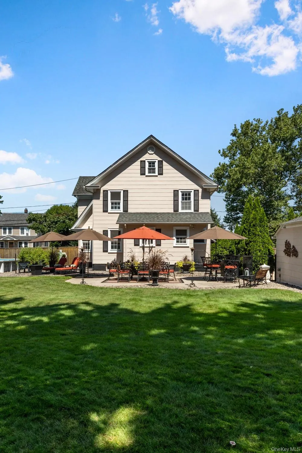 22 Ketewamoke Avenue Babylon, NY 11702