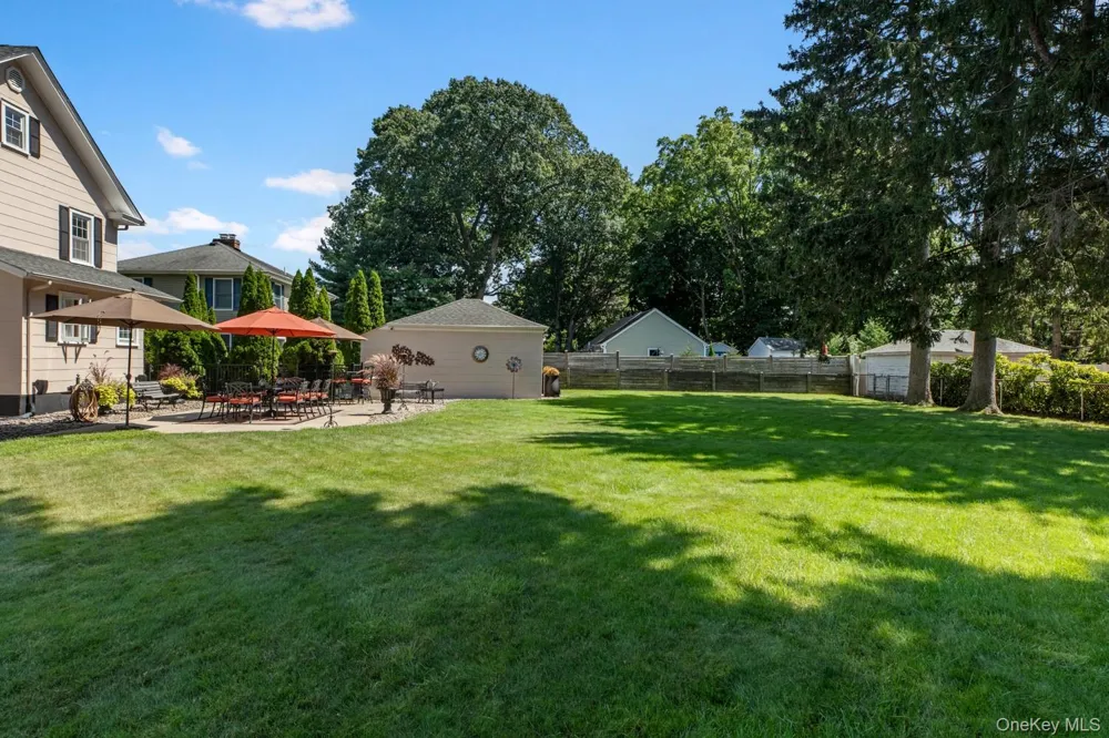 22 Ketewamoke Avenue Babylon, NY 11702