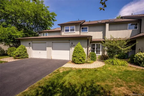 21 Pond Drive W