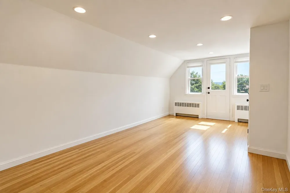 545 E Park Avenue Long Beach, NY 11561