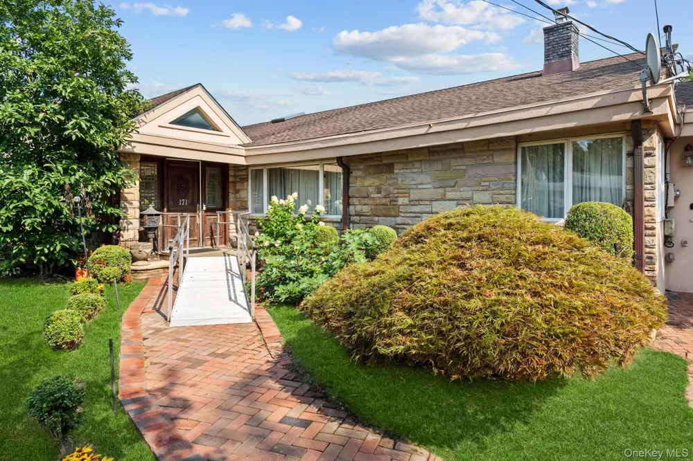 171 S Kensington Avenue Rockville Centre, NY 11570