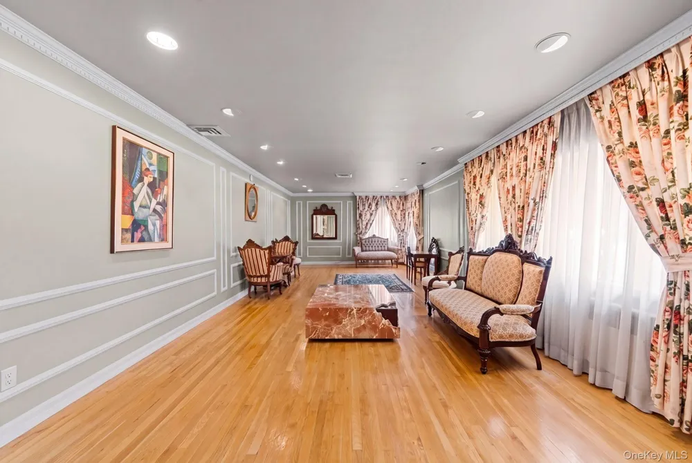 171 S Kensington Avenue Rockville Centre, NY 11570