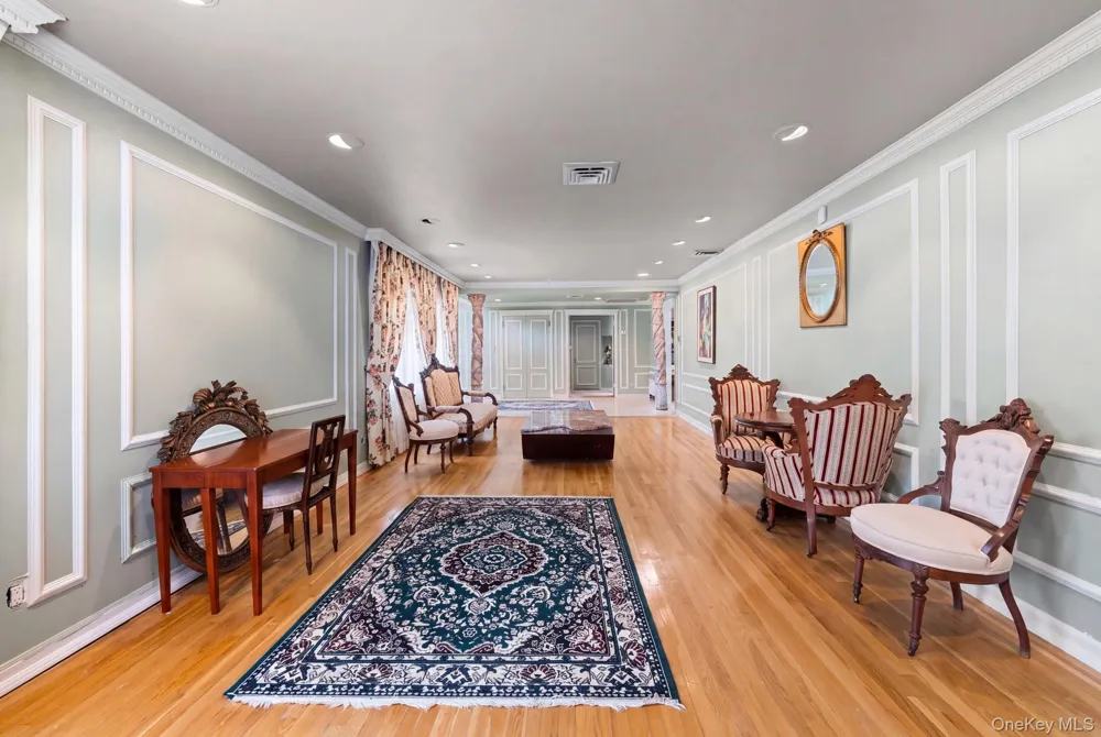 171 S Kensington Avenue Rockville Centre, NY 11570