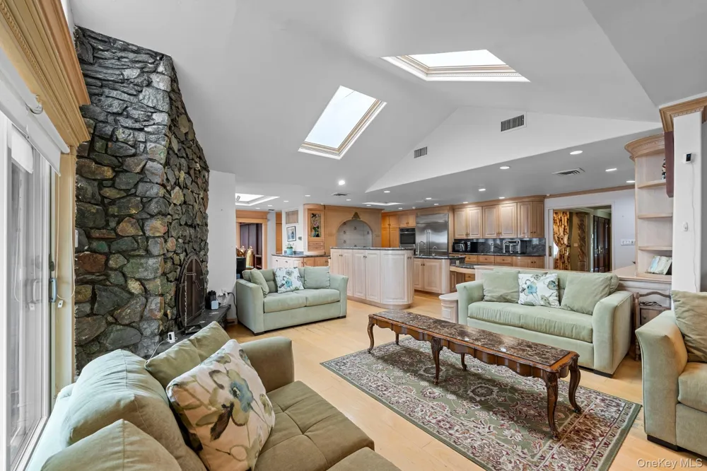 171 S Kensington Avenue Rockville Centre, NY 11570