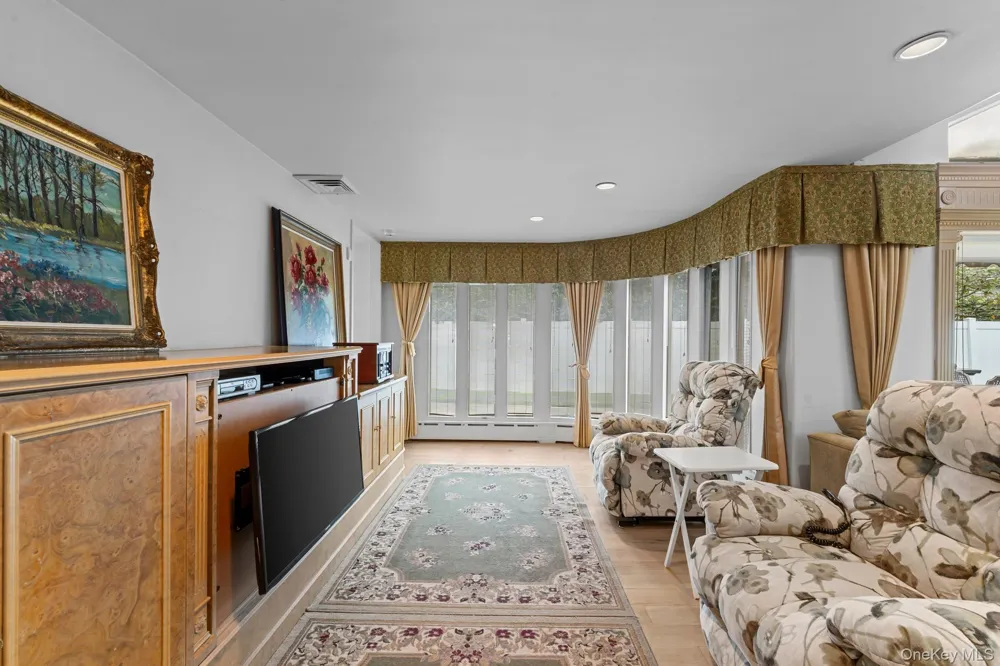 171 S Kensington Avenue Rockville Centre, NY 11570