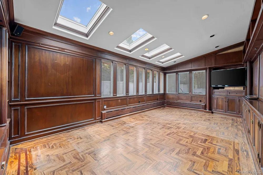 171 S Kensington Avenue Rockville Centre, NY 11570
