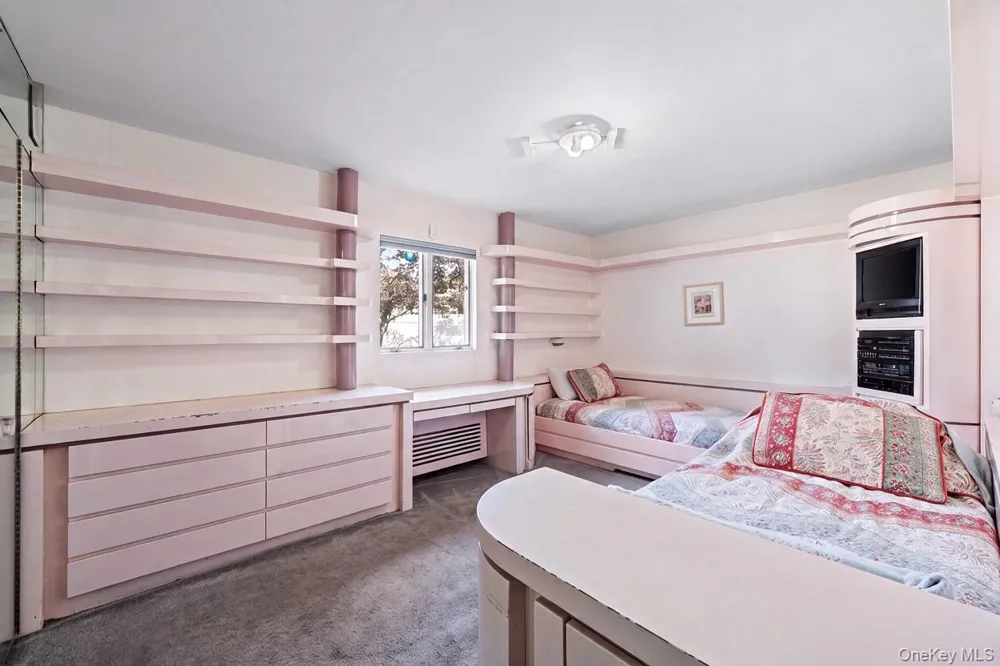 171 S Kensington Avenue Rockville Centre, NY 11570