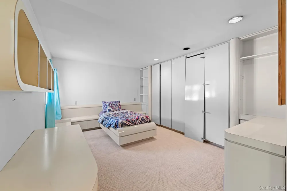 171 S Kensington Avenue Rockville Centre, NY 11570