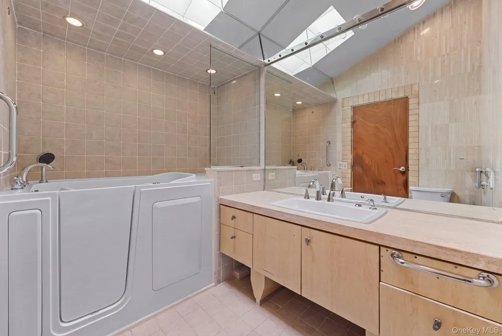 171 S Kensington Avenue Rockville Centre, NY 11570