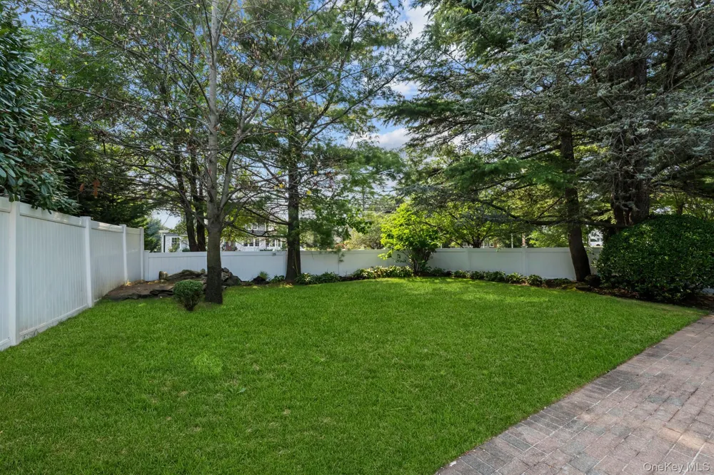 171 S Kensington Avenue Rockville Centre, NY 11570