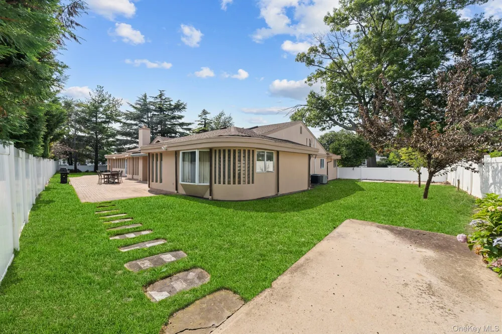 171 S Kensington Avenue Rockville Centre, NY 11570