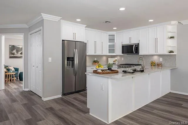 121 Overlook Drive #121 Farmingville, NY 11738