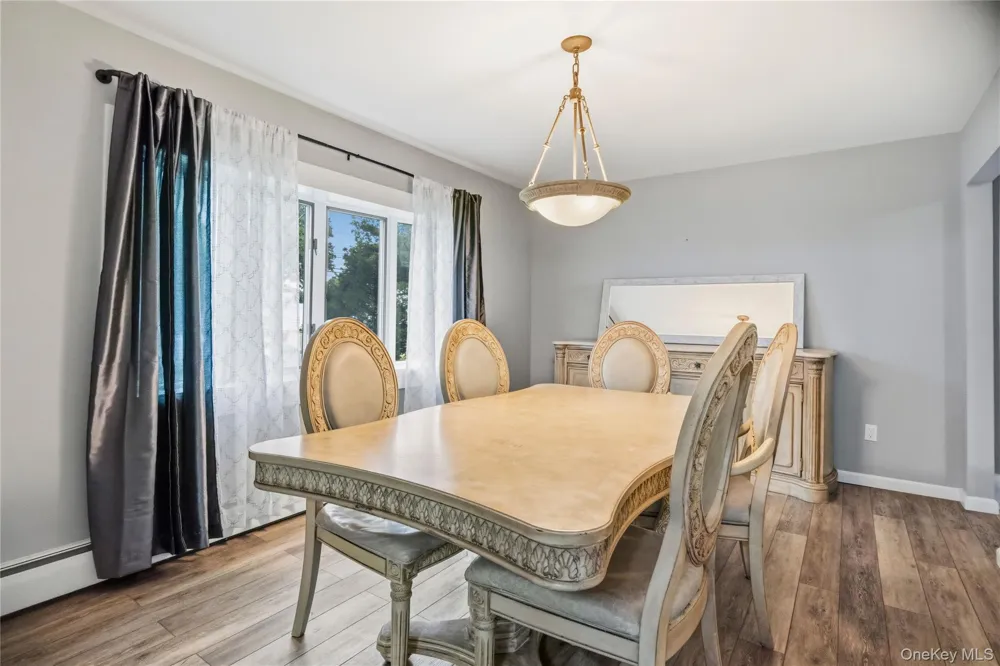 28 Block Boulevard Port Jefferson, NY 11776