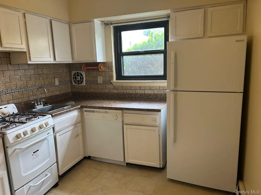 175 Sneden Place #175 Spring Valley, NY 10977