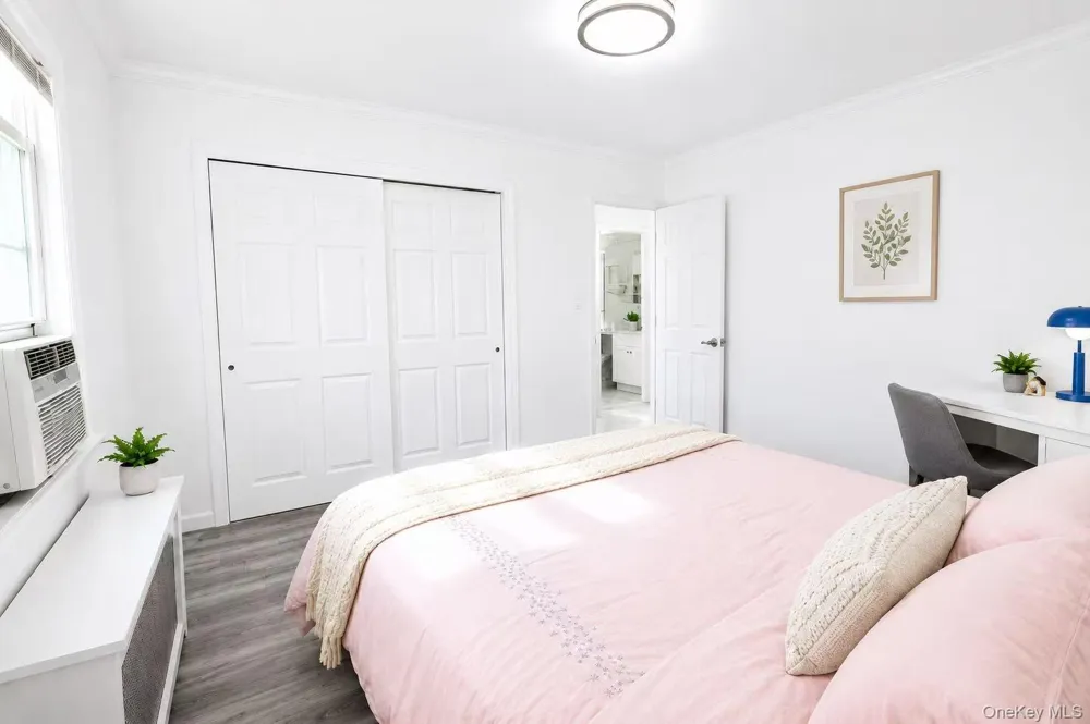 31 Sunrise Lane Levittown, NY 11756