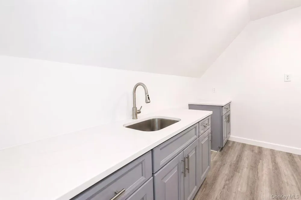 31 Sunrise Lane Levittown, NY 11756